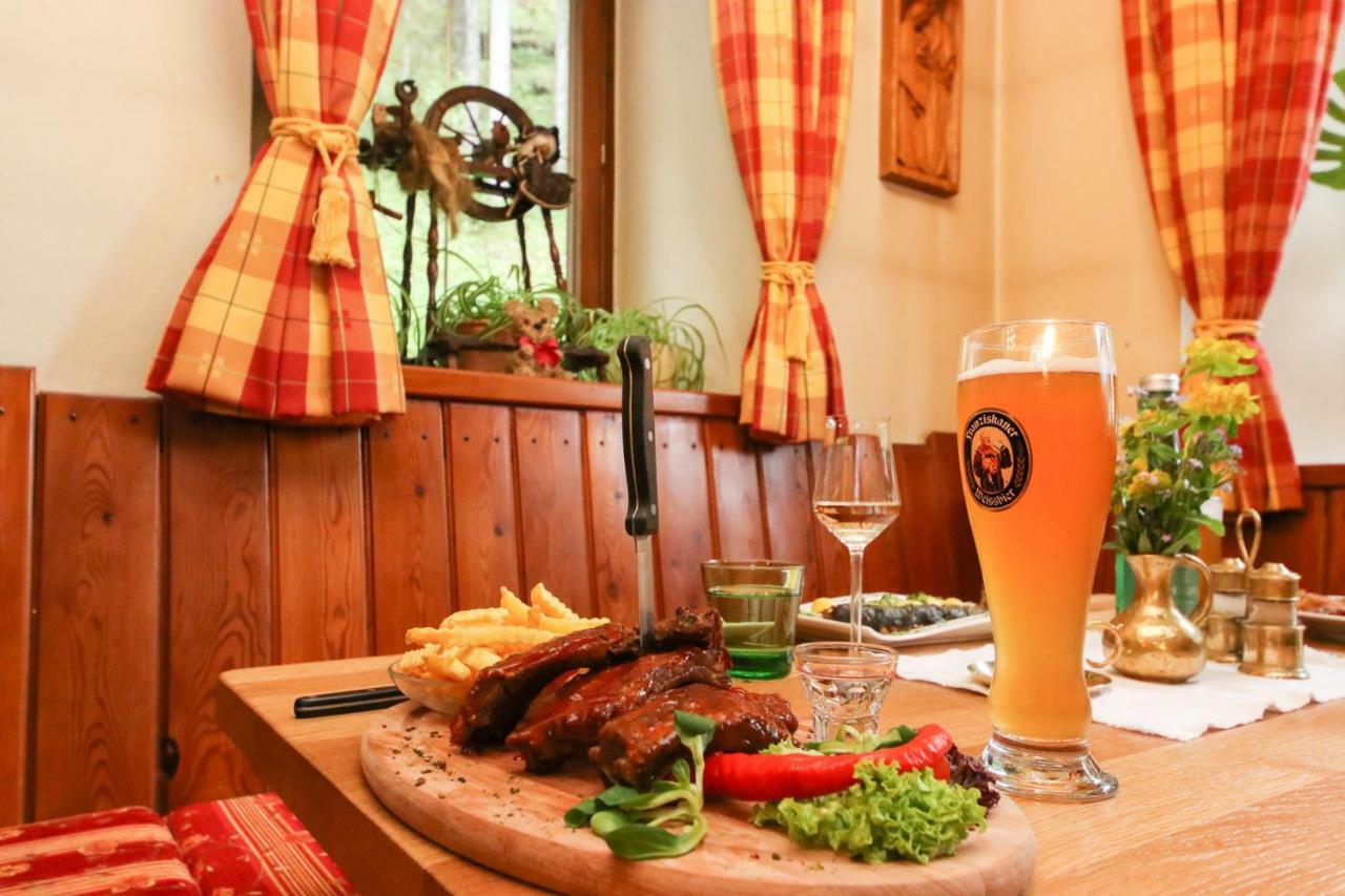 Gasthof St. Adolari Otel Sankt Ulrich am Pillersee Dış mekan fotoğraf
